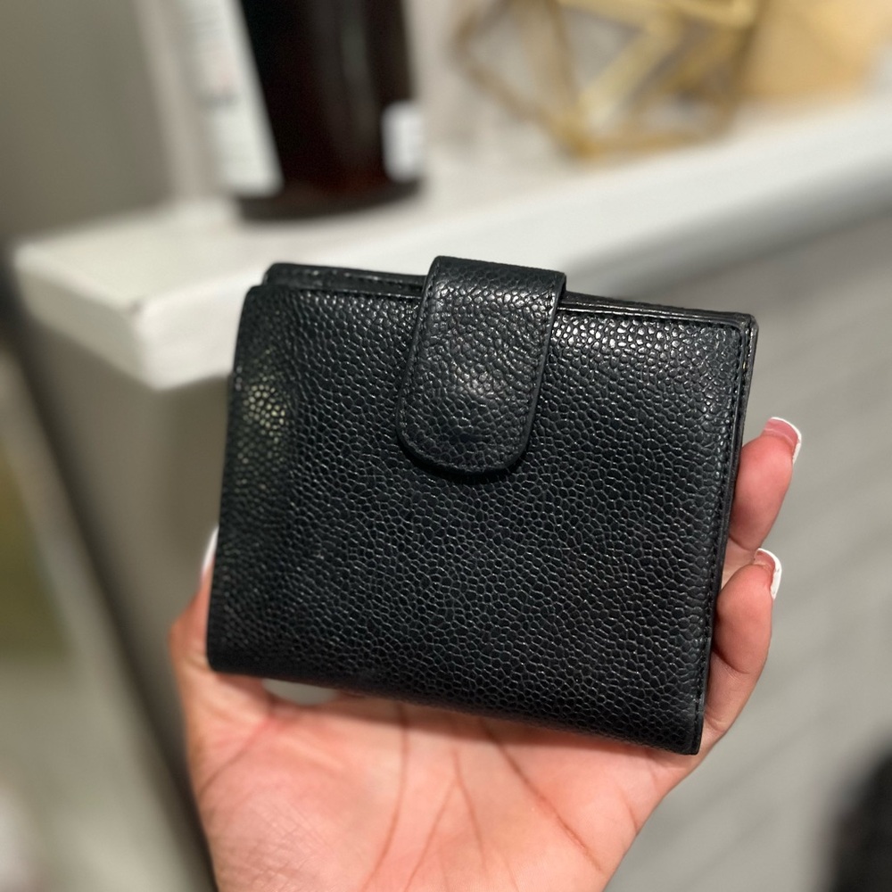 CHANEL Black Textured Leather Card Holder - Picture 2 of 7